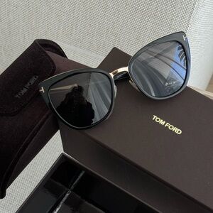 TOM FORD Simona Sunglasses in black. Original packaging.